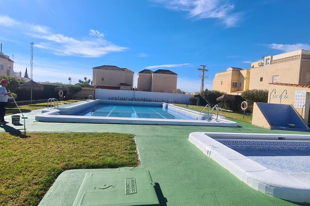 Avec Piscine Holiday home *