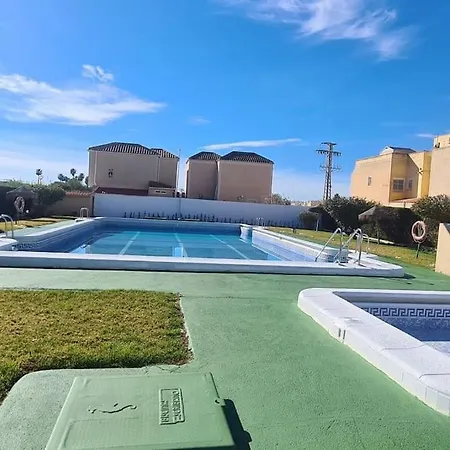 Bungalow Avec Piscine Torrevieja Buitenkant foto